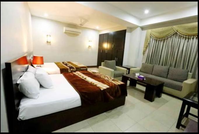 Hotel Multan Continental Extérieur photo