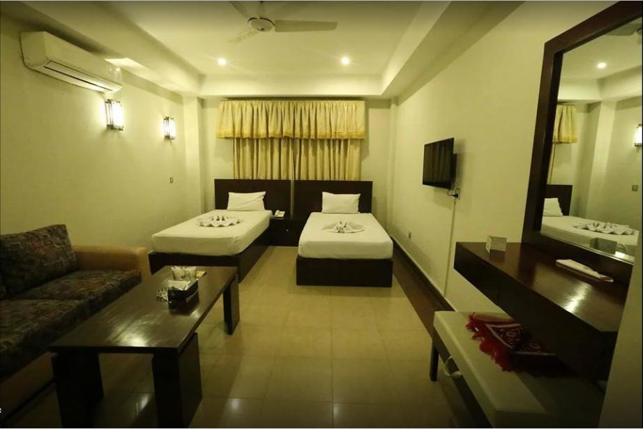 Hotel Multan Continental Extérieur photo