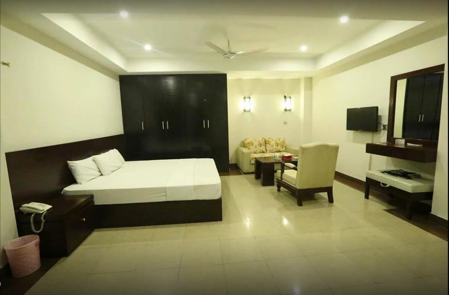 Hotel Multan Continental Extérieur photo
